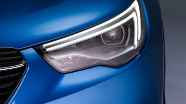 Vauxhall Grandland X - front light detail