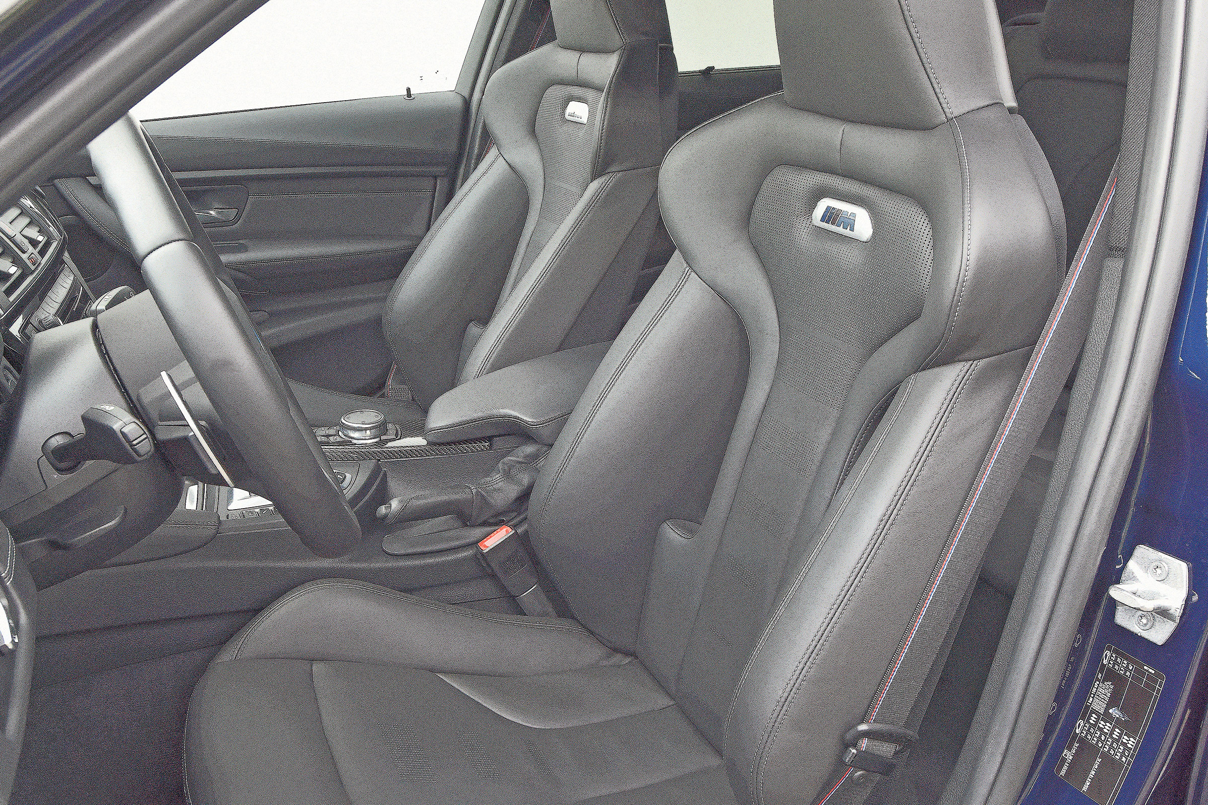 BMW M3 - front seats