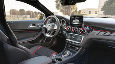 Mercedes-AMG GLA 45 - interior