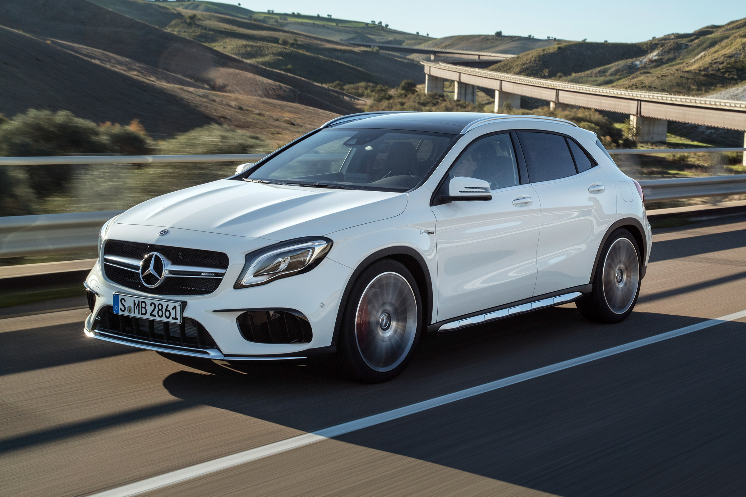 Mercedes-AMG GLA 45 - front action