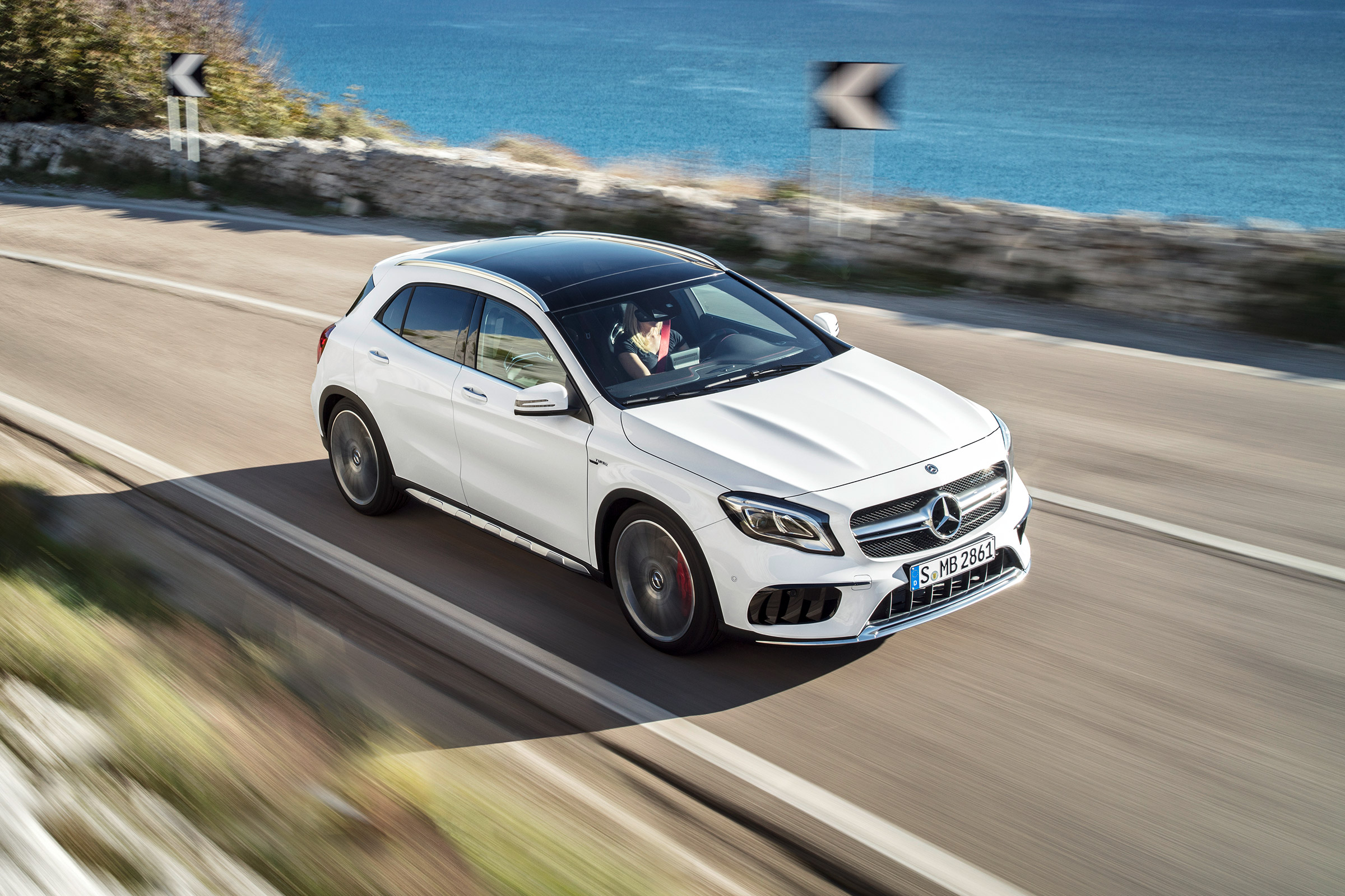 Mercedes-AMG GLA 45 - front/above