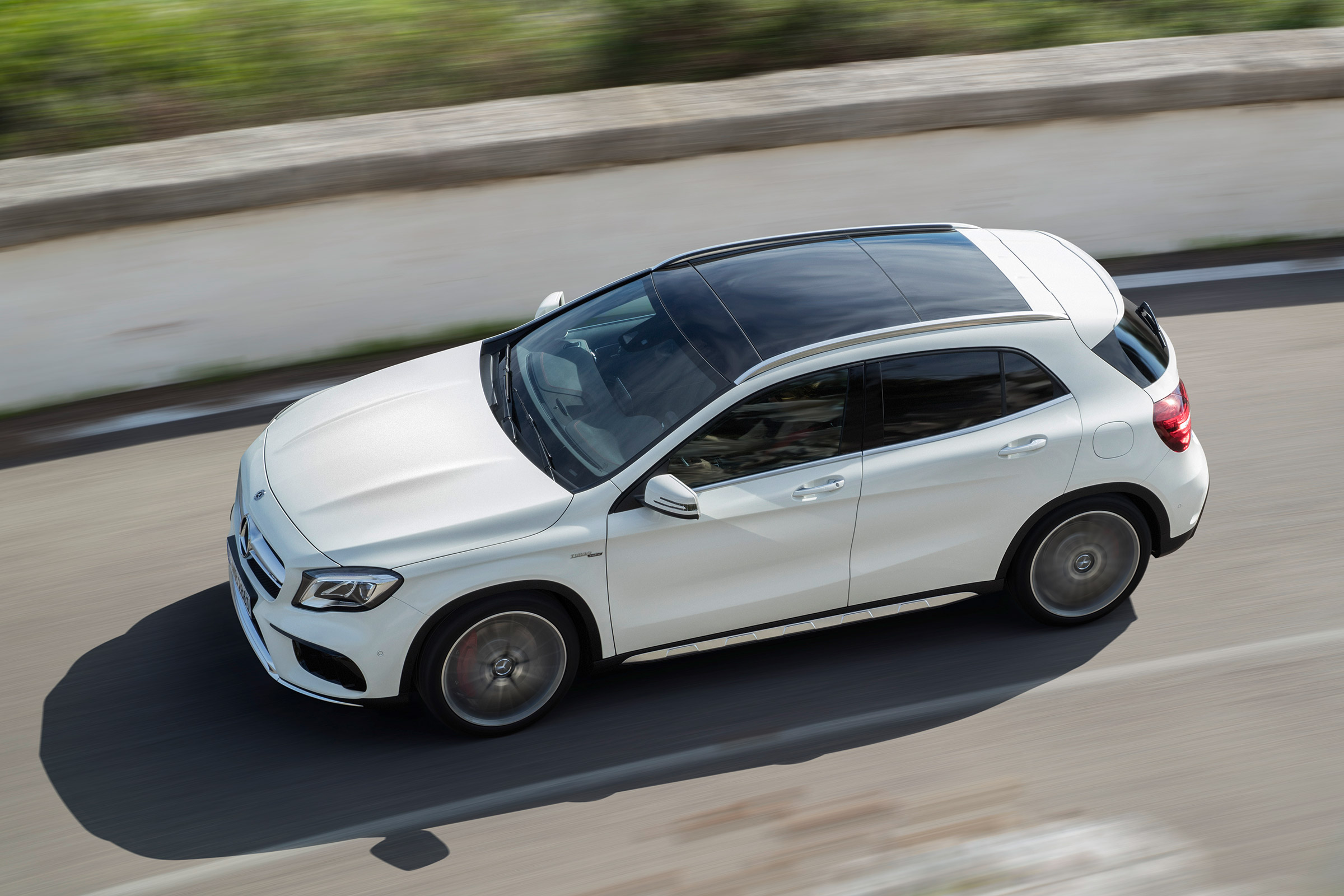 Mercedes-AMG GLA 45 - above