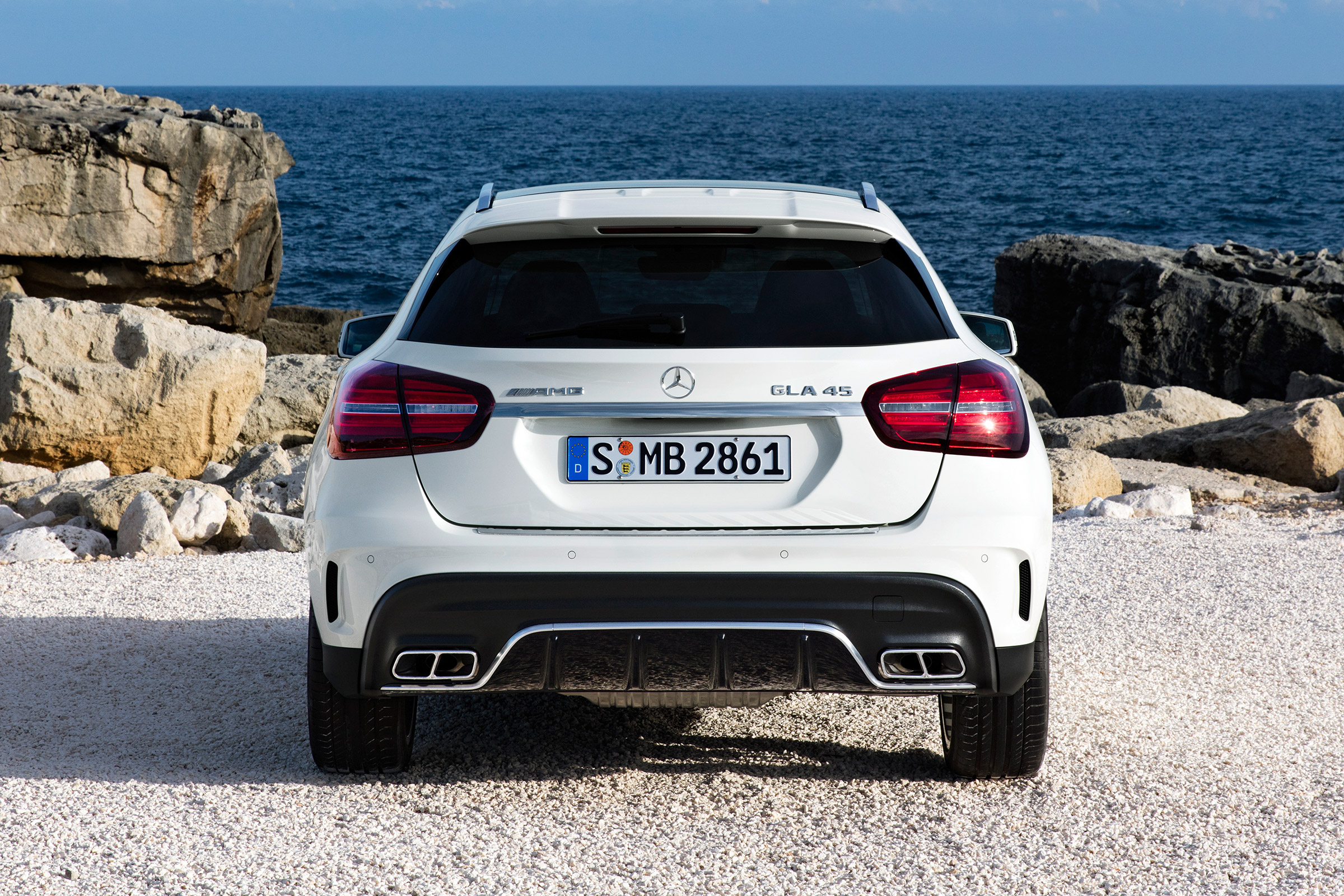 Mercedes-AMG GLA 45 - full rear