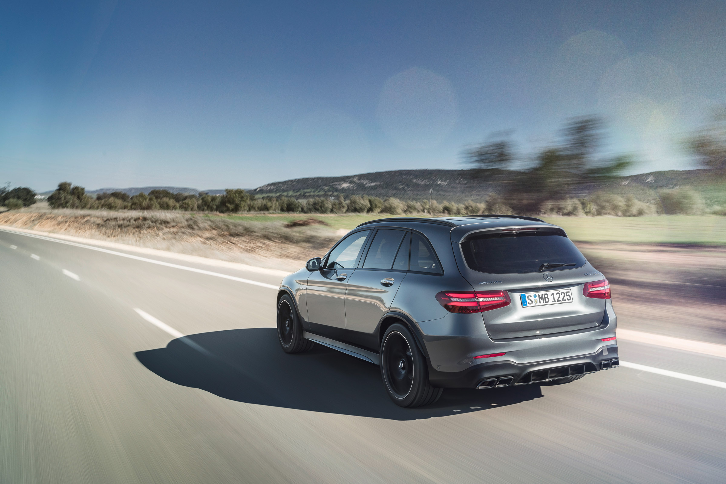 Mercedes-AMG GLC 63  rear tracking