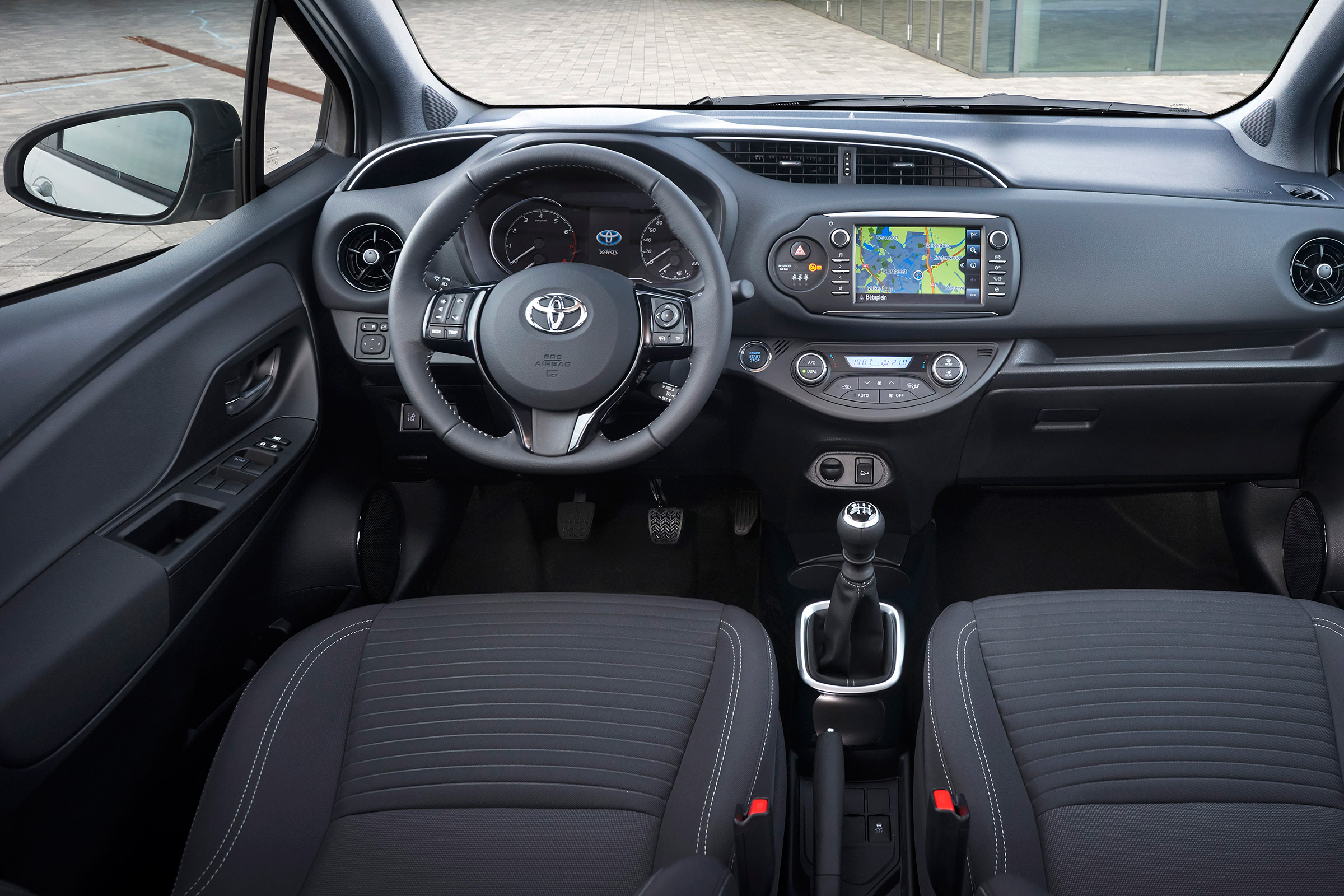Toyota Yaris - dash
