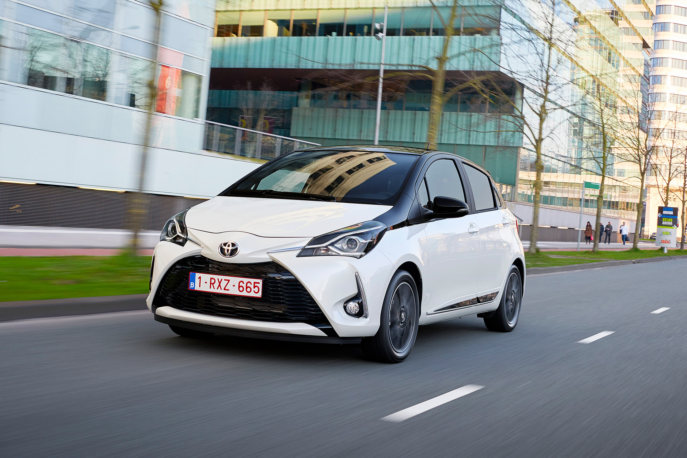 Toyota Yaris - front action