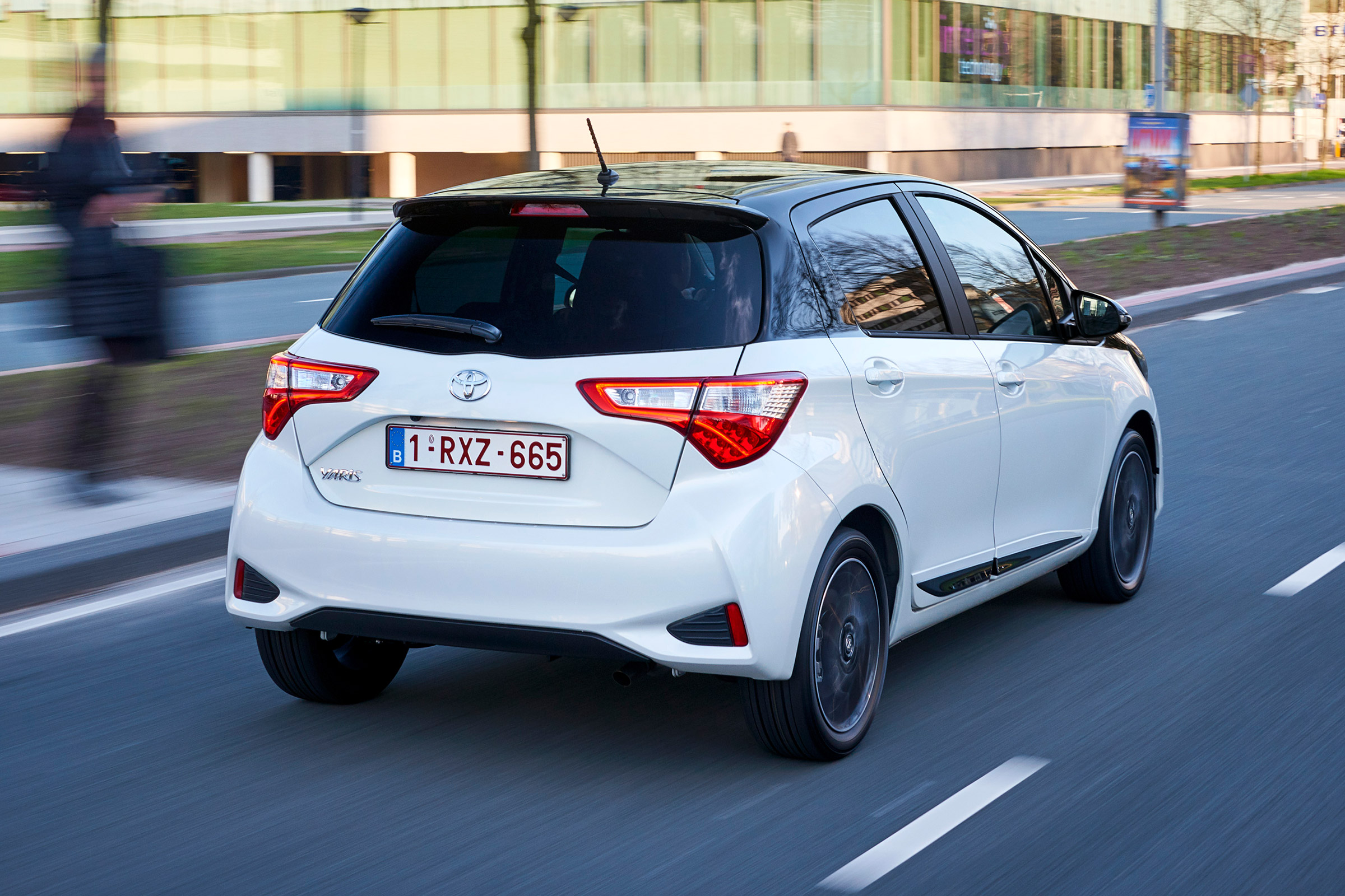 Toyota Yaris - rear action