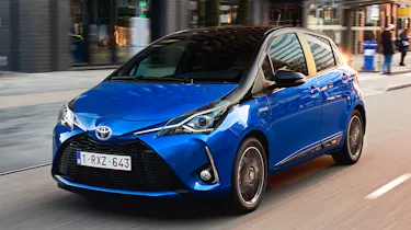 Toyota Yaris Hybrid Bi-Tone - front