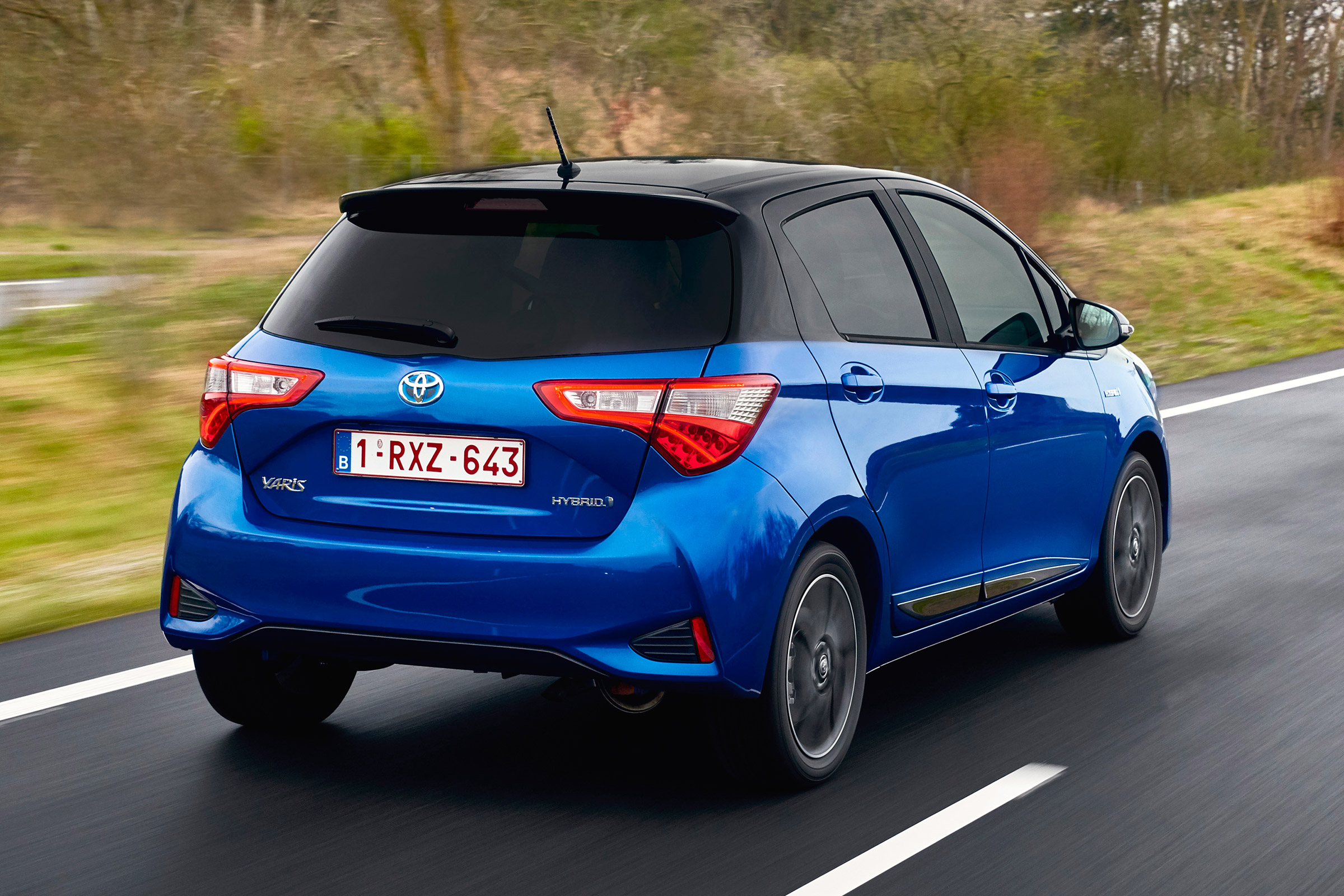 Toyota Yaris Hybrid Bi-Tone - rear