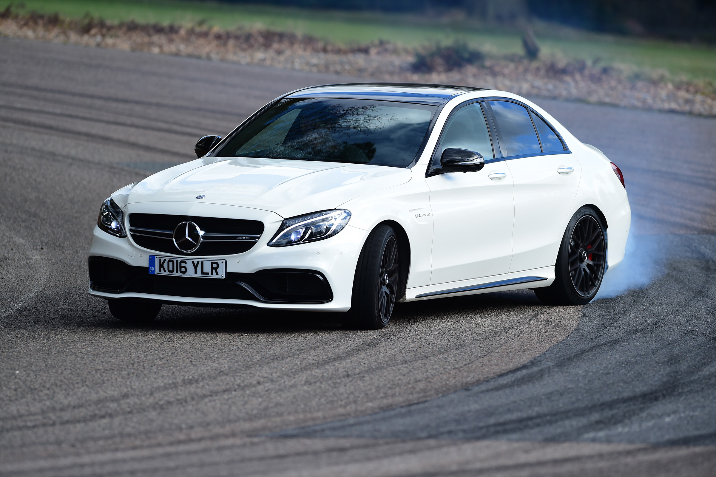 Alfa Romeo Giulia Quadrifoglio vs Mercedes-AMG C63