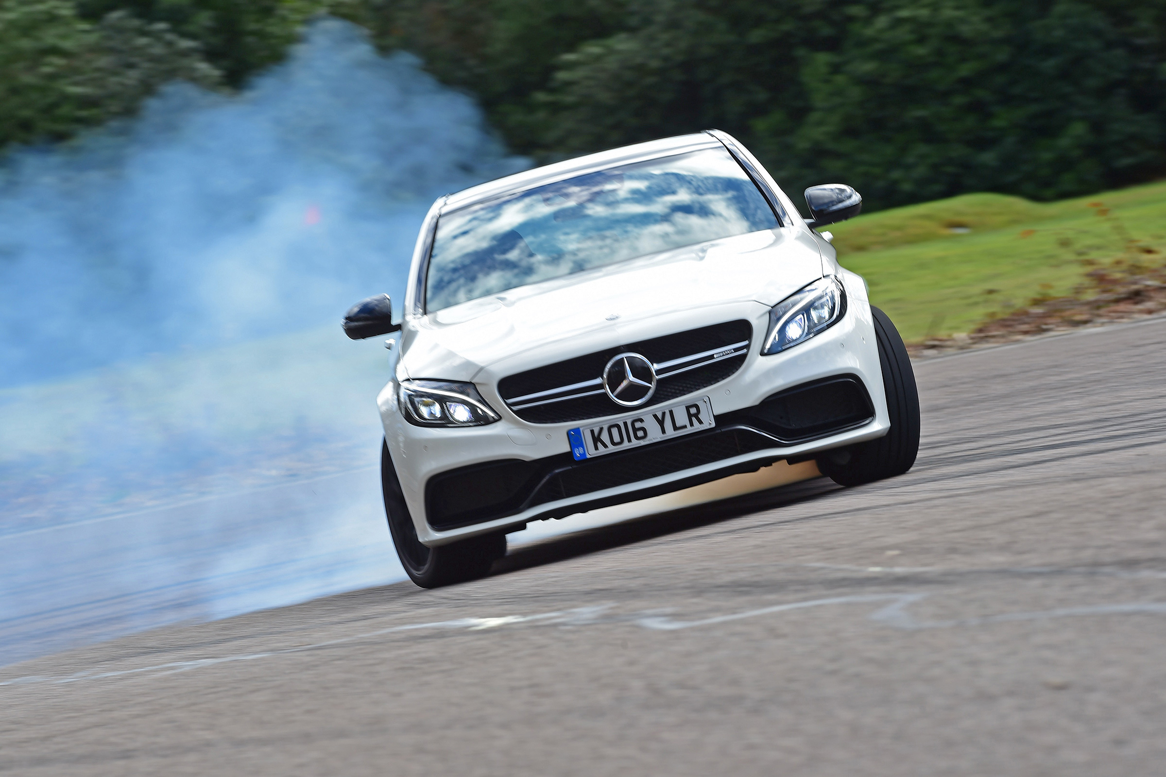 Alfa Romeo Giulia Quadrifoglio vs Mercedes-AMG C63