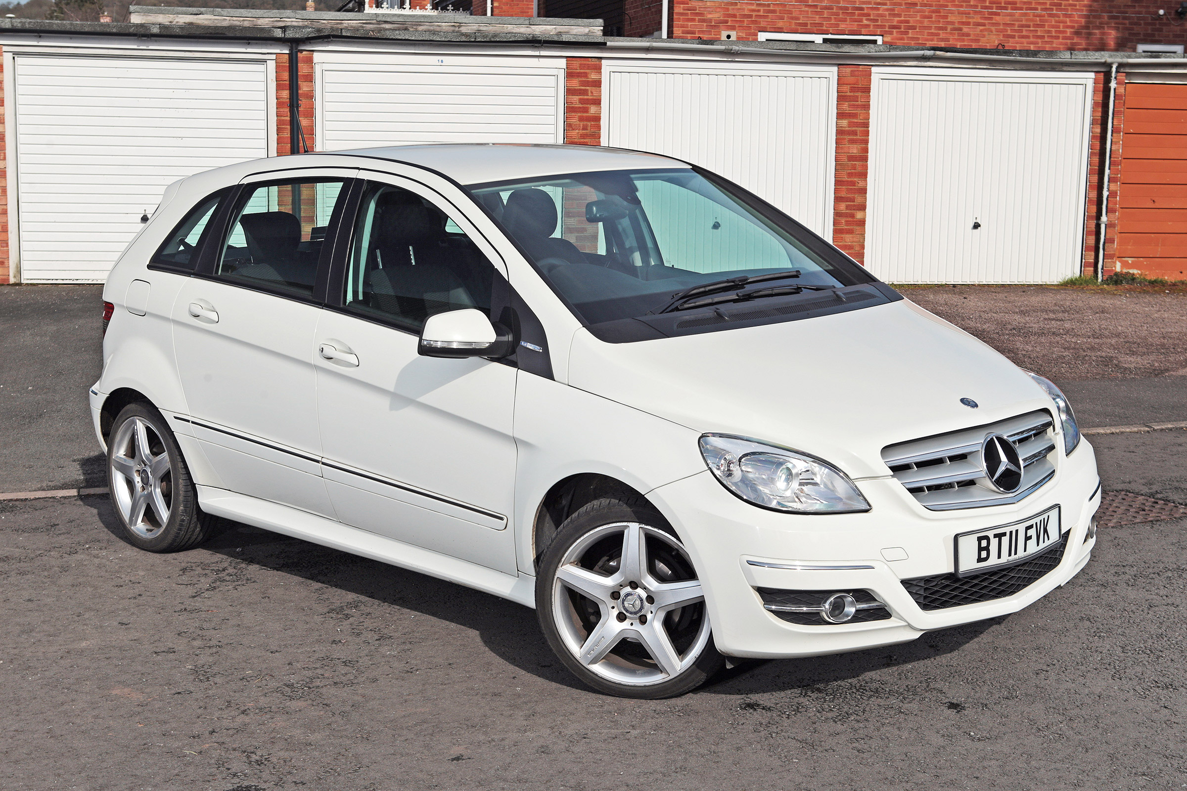 Used Mercedes B-Class - front static