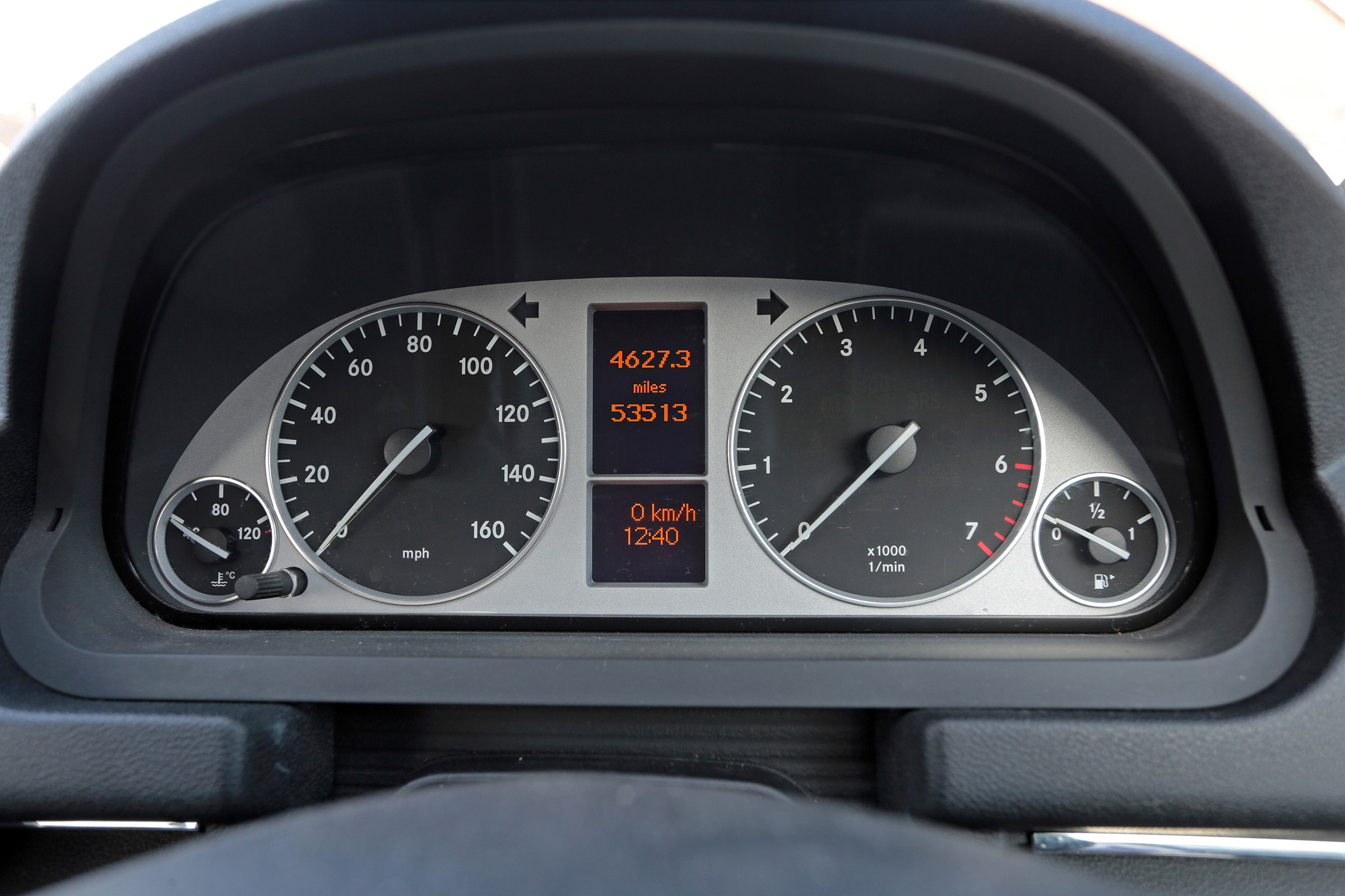 Used Mercedes B-Class - dials