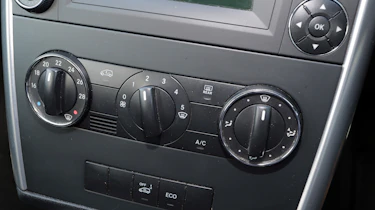 Used Mercedes B-Class - centre console