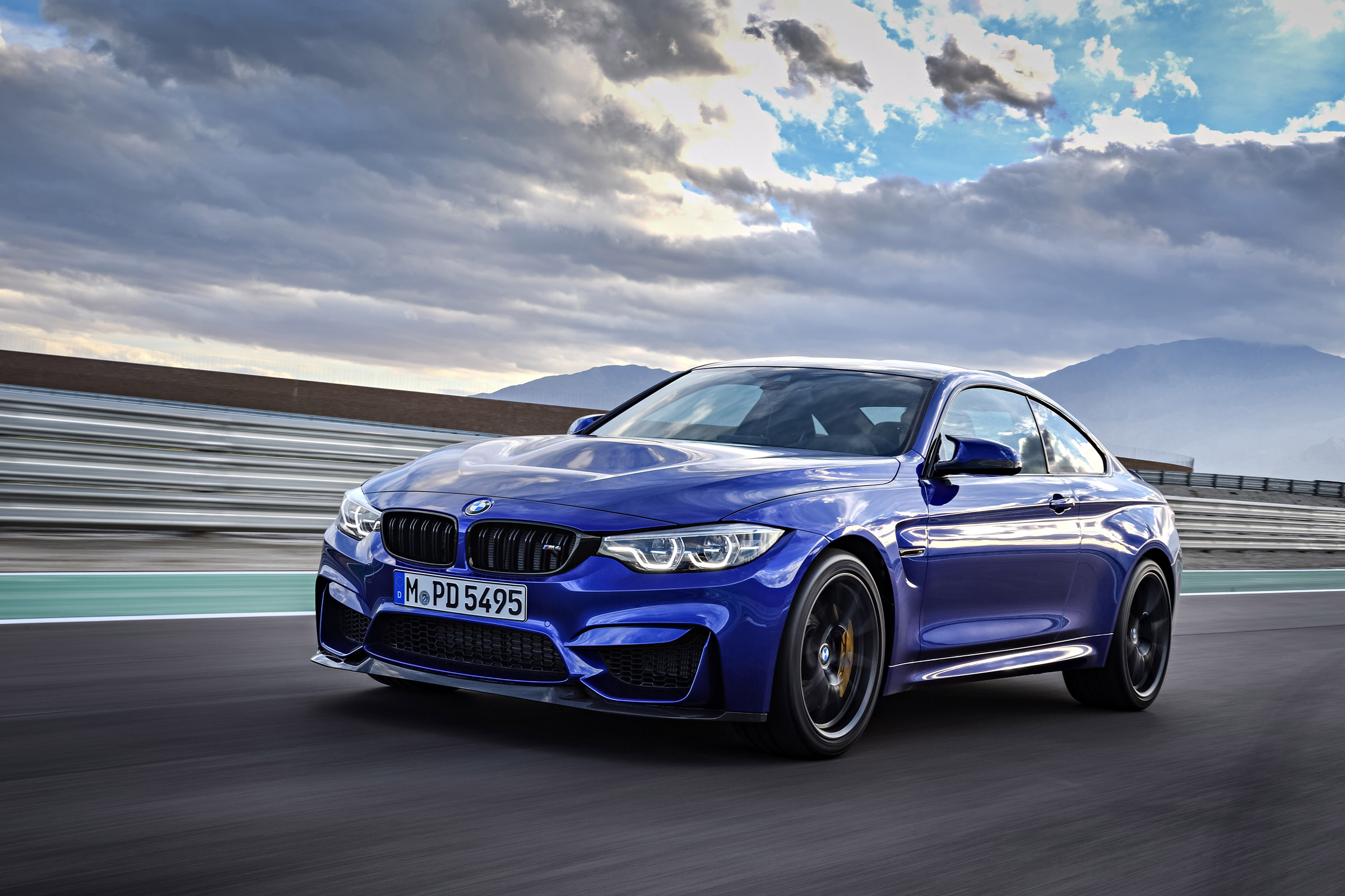 BMW M4 CS 2017 front