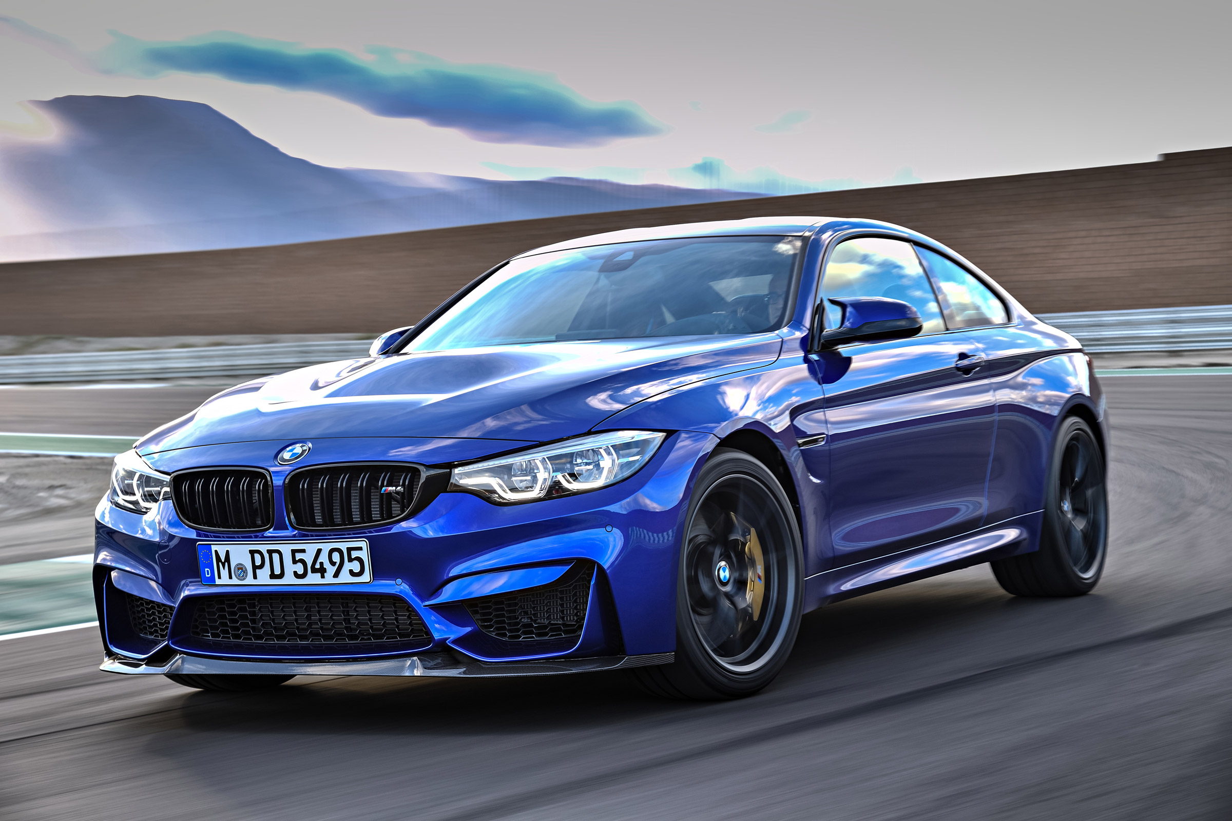 BMW M4 CS 2017 driving