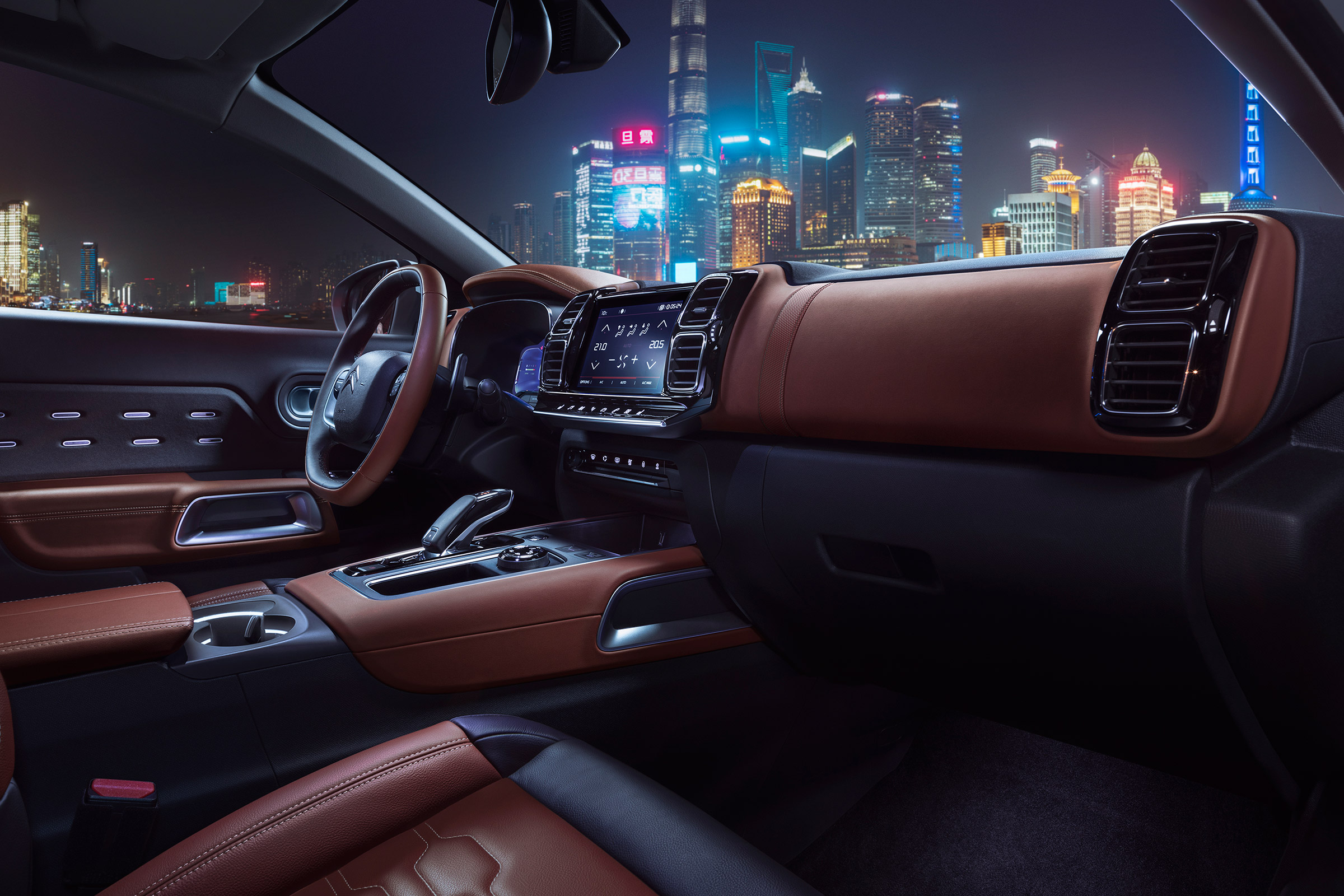 Citroen C5 Aircross - front seats