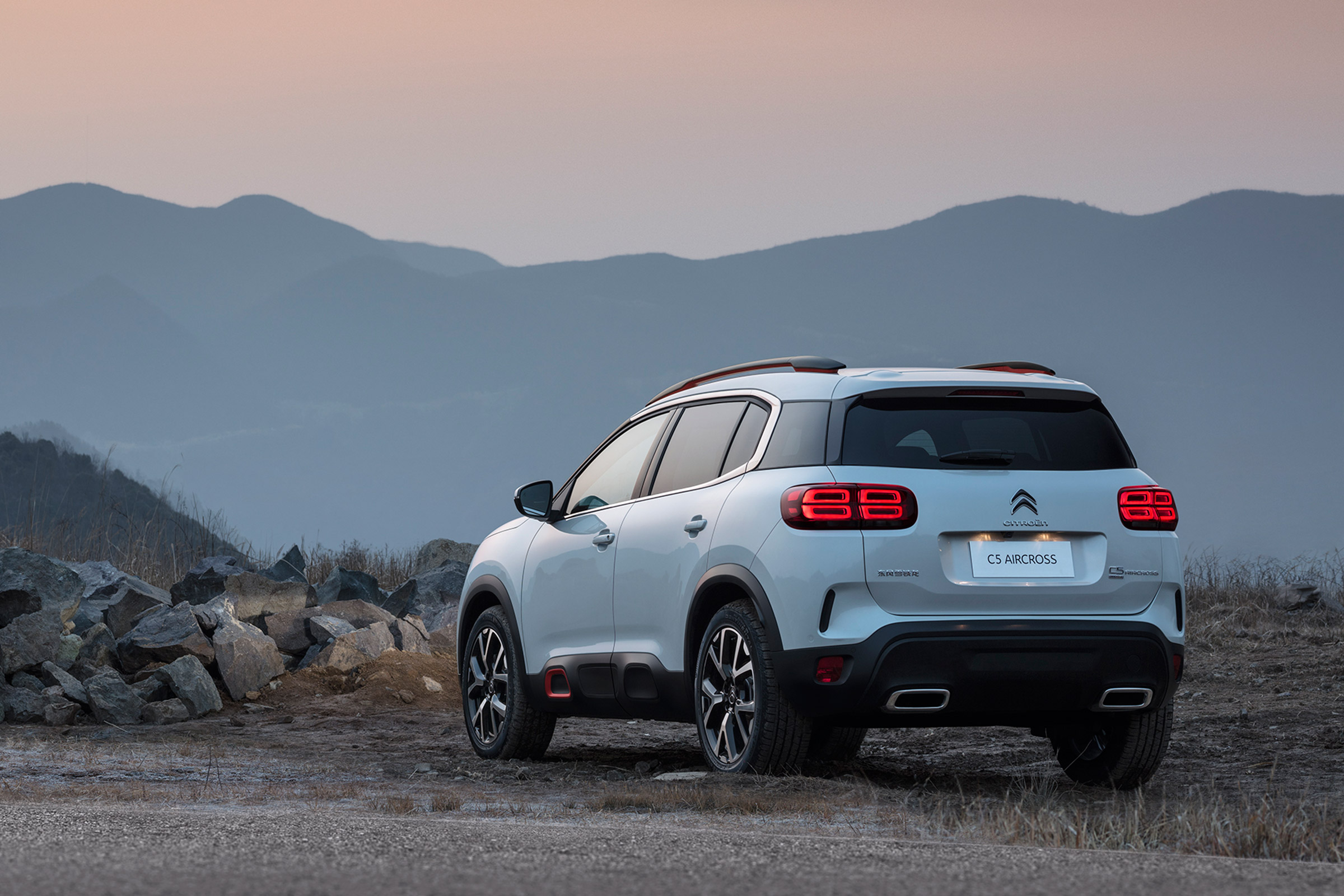 Citroen C5 Aircross - rear static