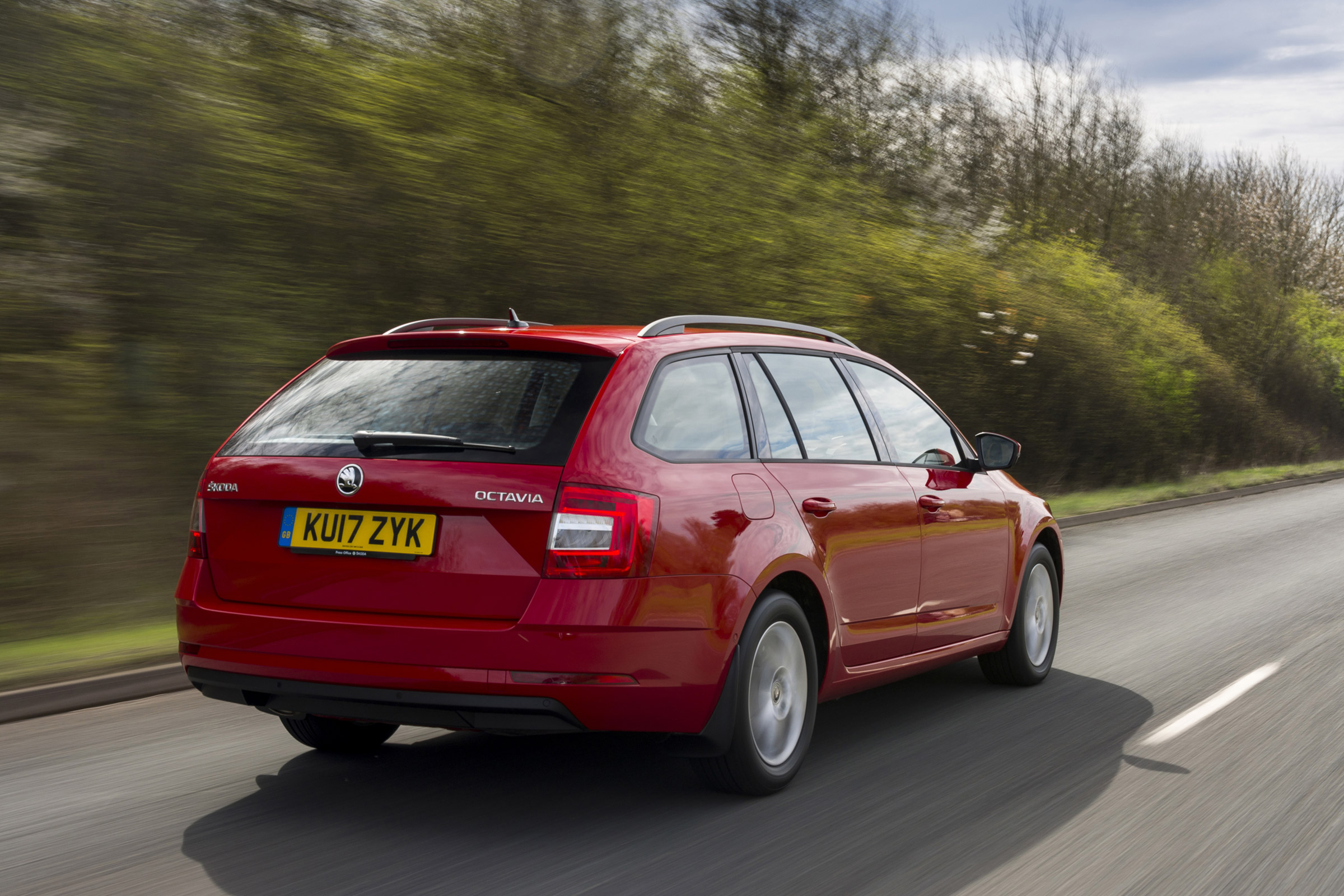 Skoda Octavia Estate 2017 facelift rear tracking
