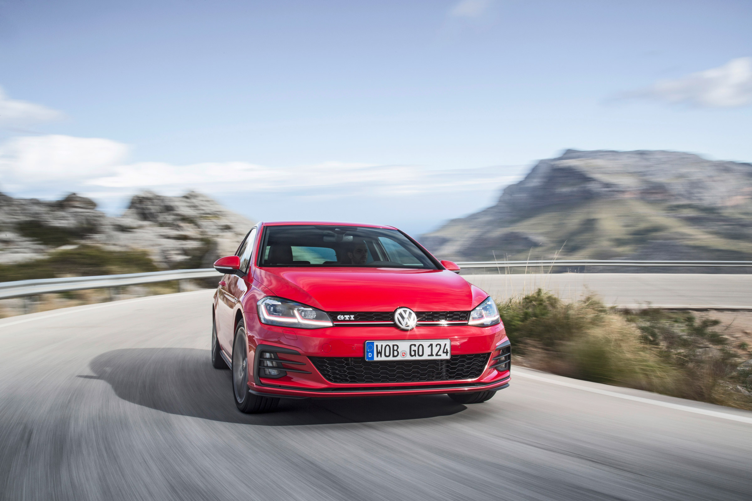 Volkswagen Golf GTI Performance Pack 2017 nose