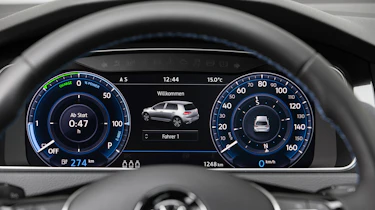 Volkswagen e-Golf - dials