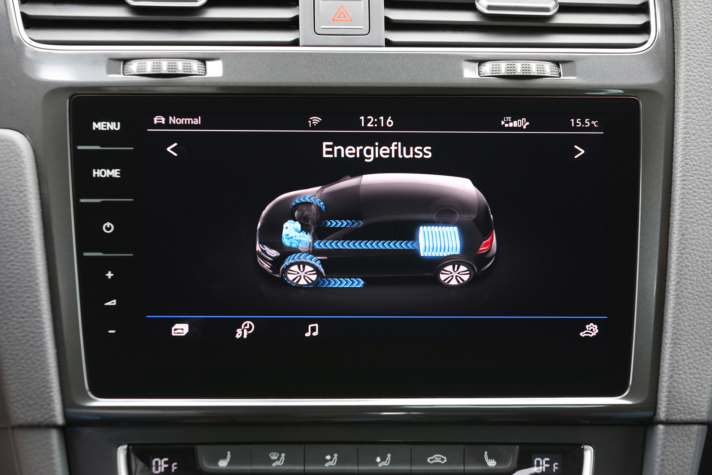 Volkswagen e-Golf - infotainment screen