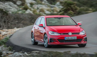 Volkswagen Golf GTI Performance Pack 2017 cornering