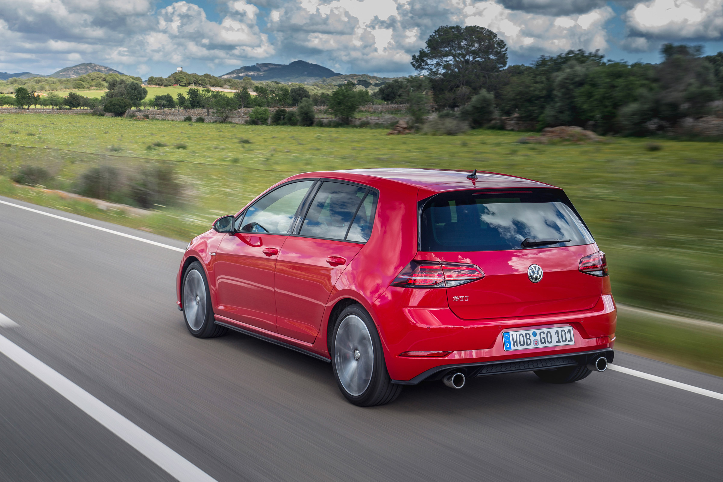Volkswagen Golf GTI Performance Pack 2017  rear