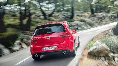 Volkswagen Golf GTI Performance Pack 2017 rear tracking