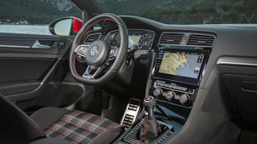 Volkswagen Golf GTI Performance Pack 2017 cabin