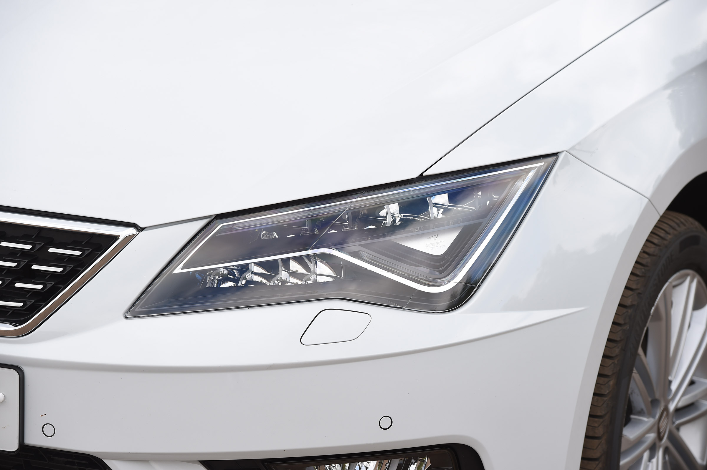 SEAT Leon - front light detail