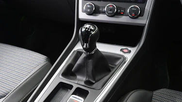 SEAT Leon - gearstick