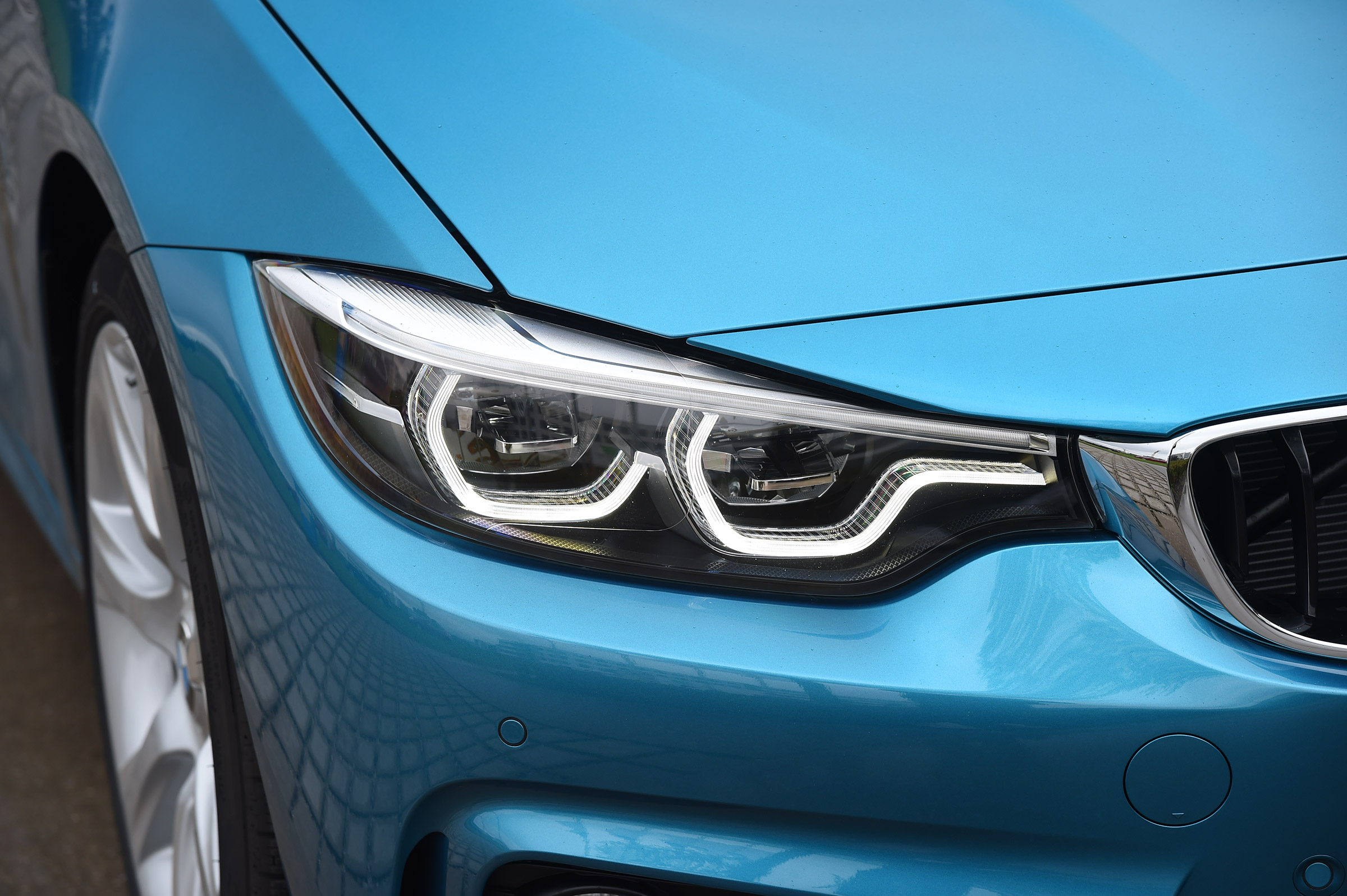 BMW 440i - front lights