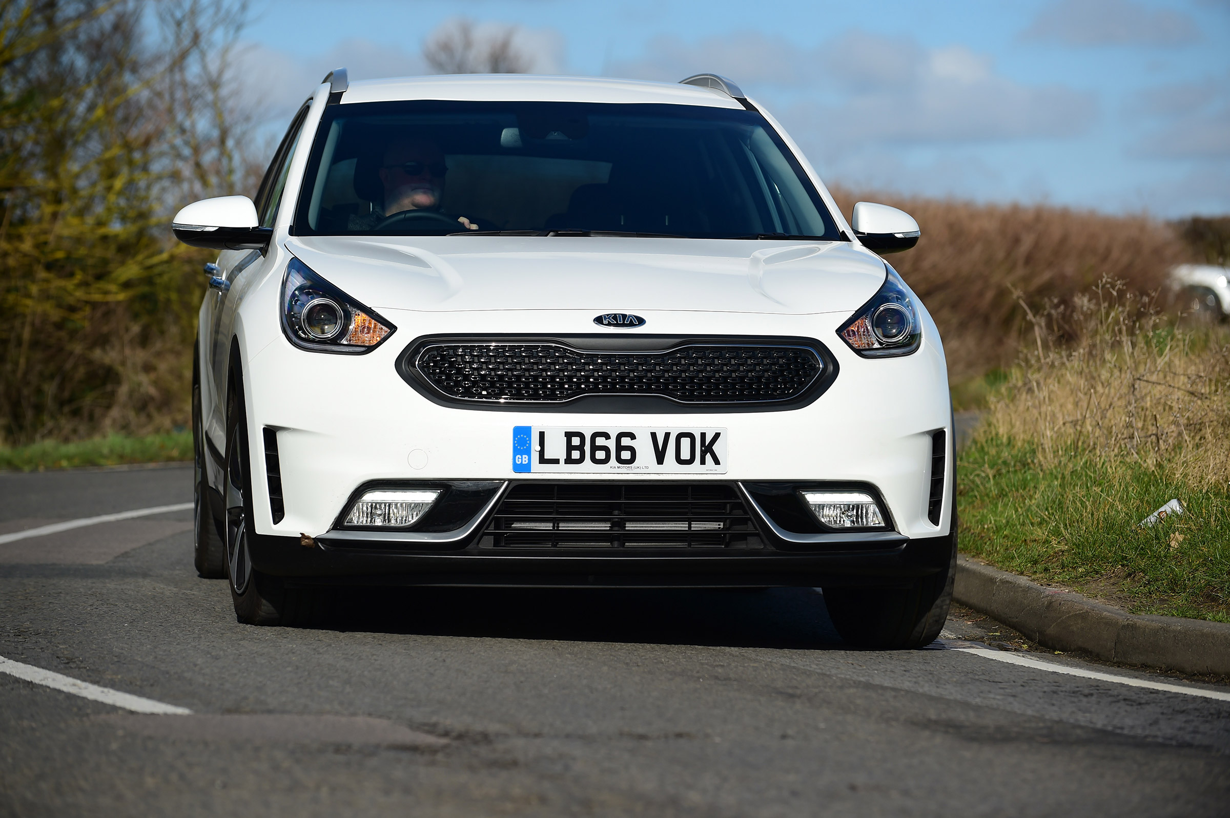 Kia Niro long-term - front cornering