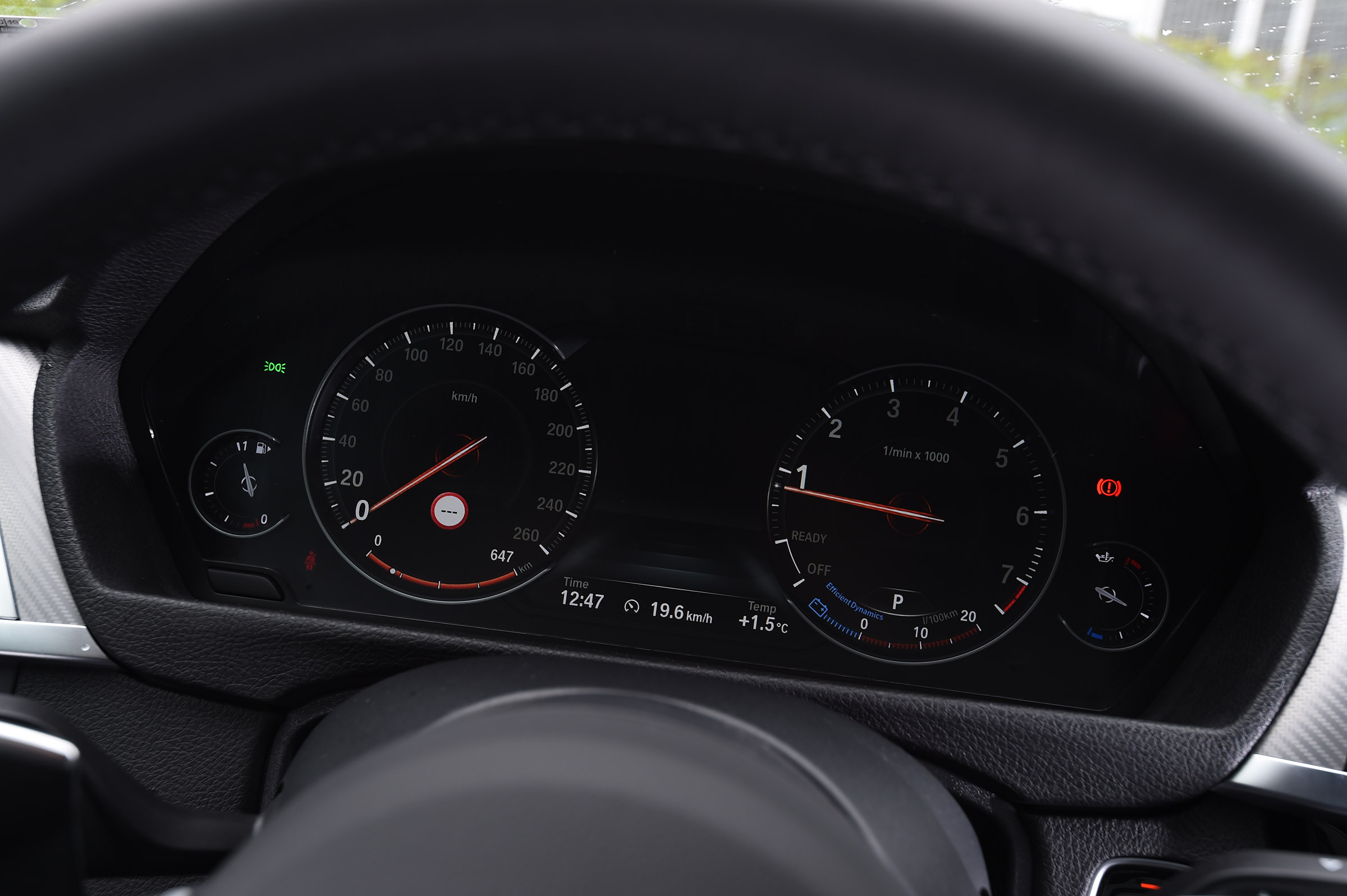 BMW 440i - dials