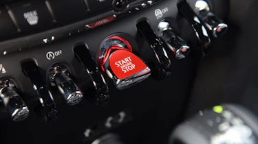 MINI JCW Countryman - start/stop button