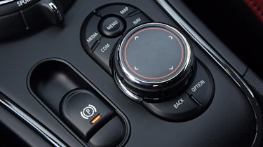 MINI JCW Countryman - controls
