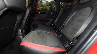 MINI JCW Countryman - rear seats
