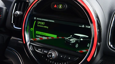 MINI JCW Countryman - infotainment