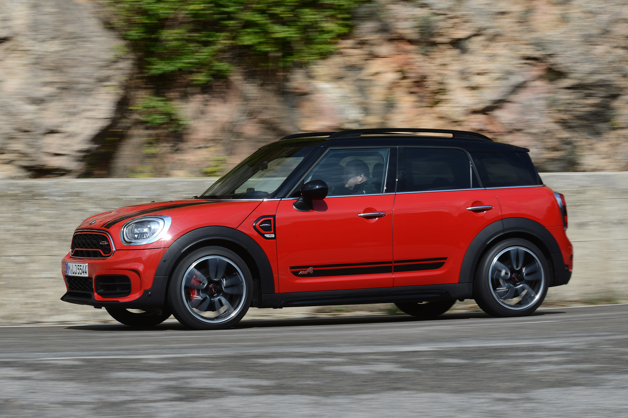 MINI JCW Countryman - side