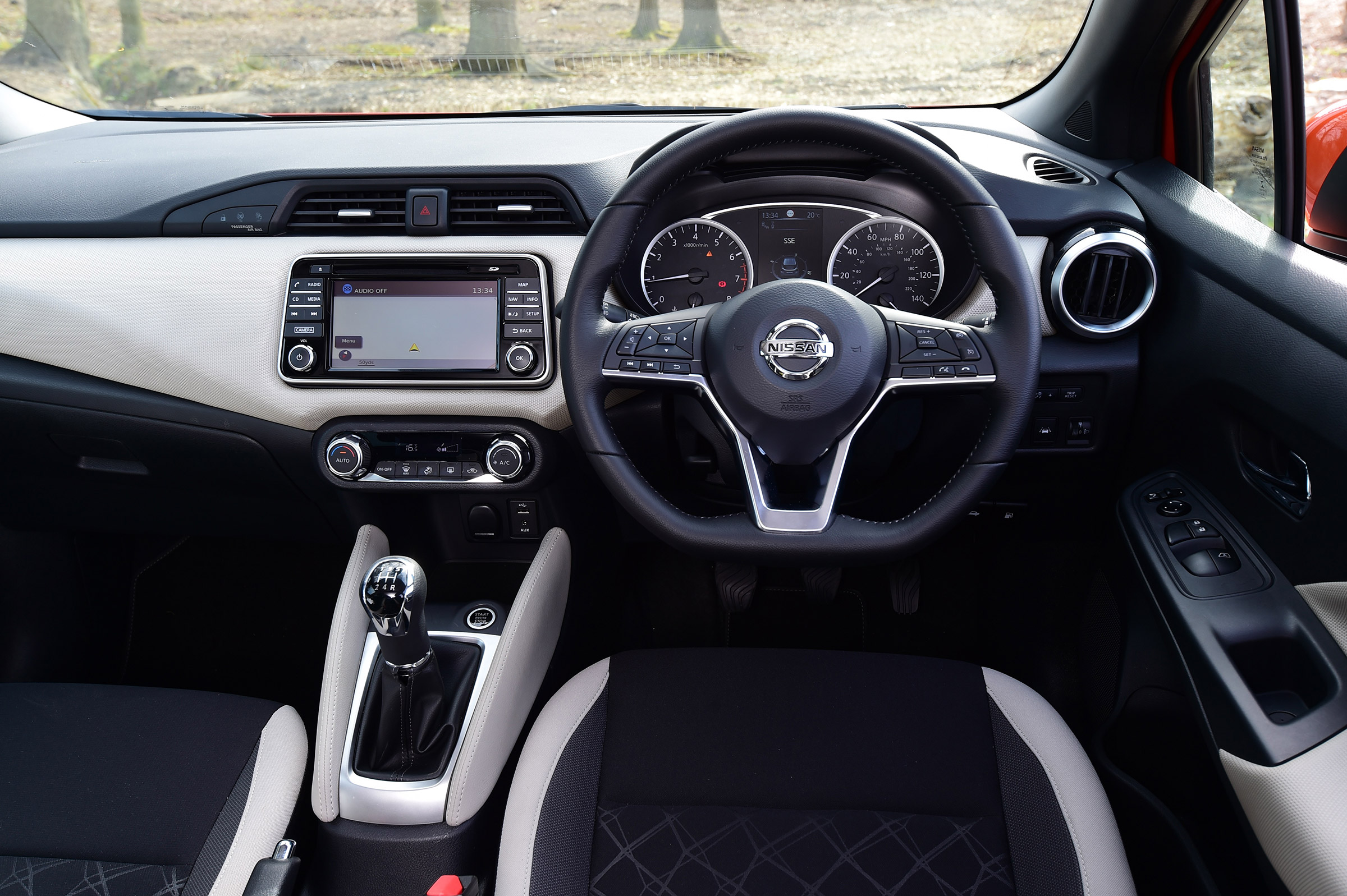 Nissan Micra - dash
