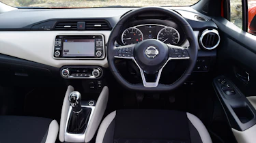 Nissan Micra - dash