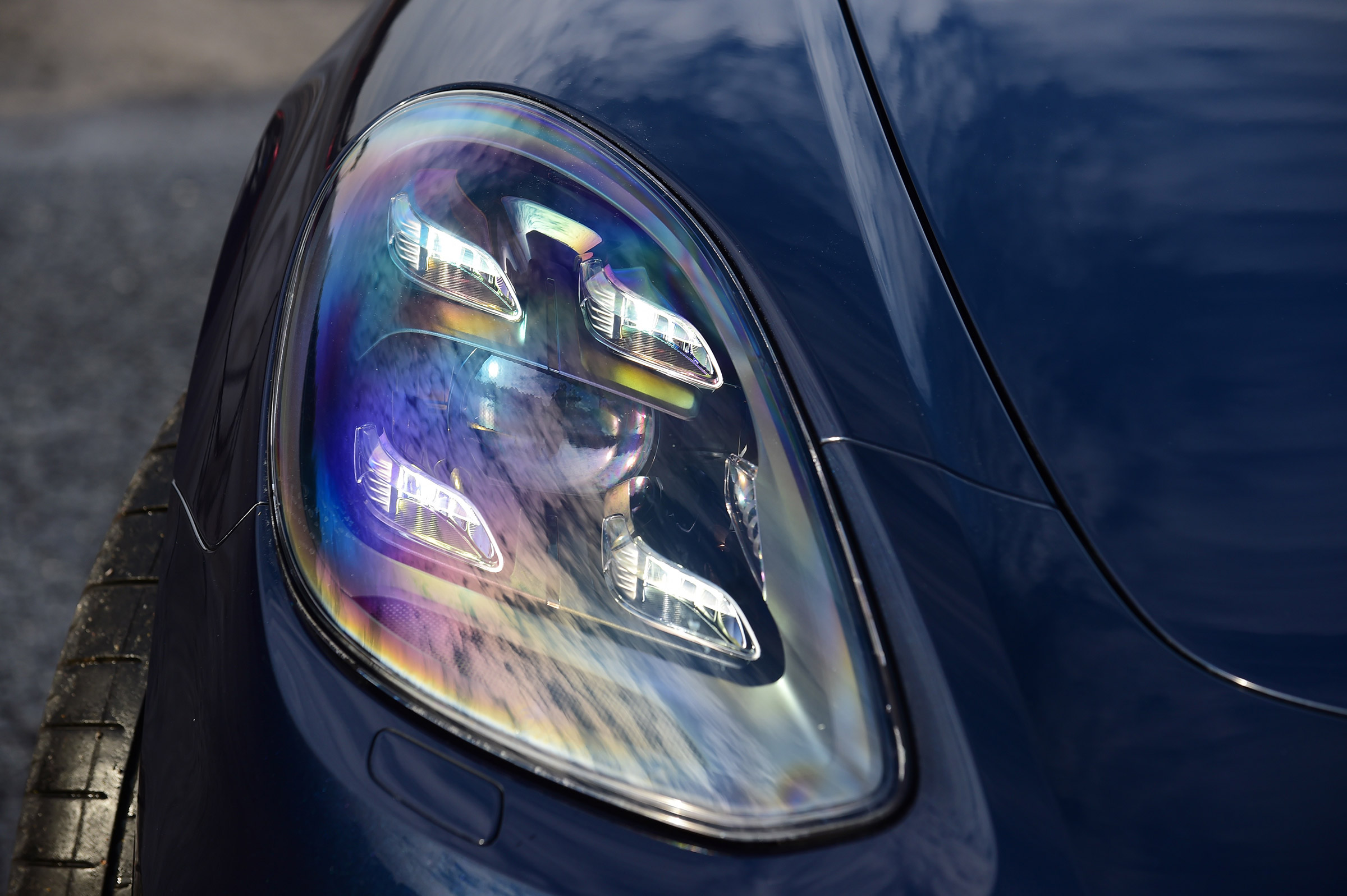 Porsche Panamera - front light detail