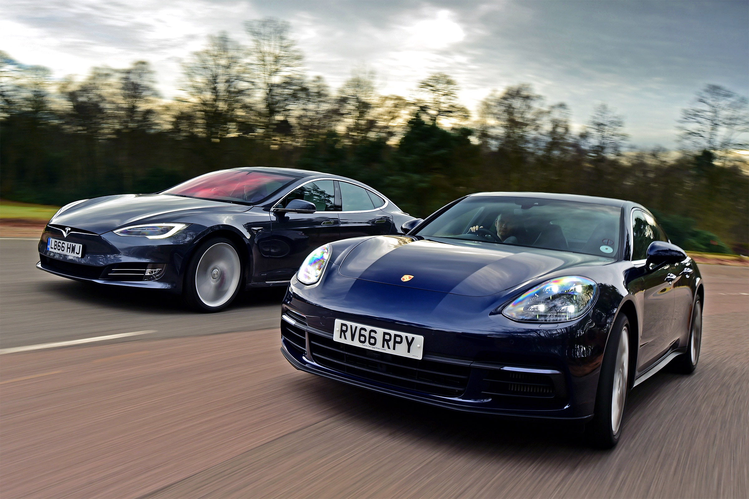 Porsche Panamera vs Tesla Model S - header