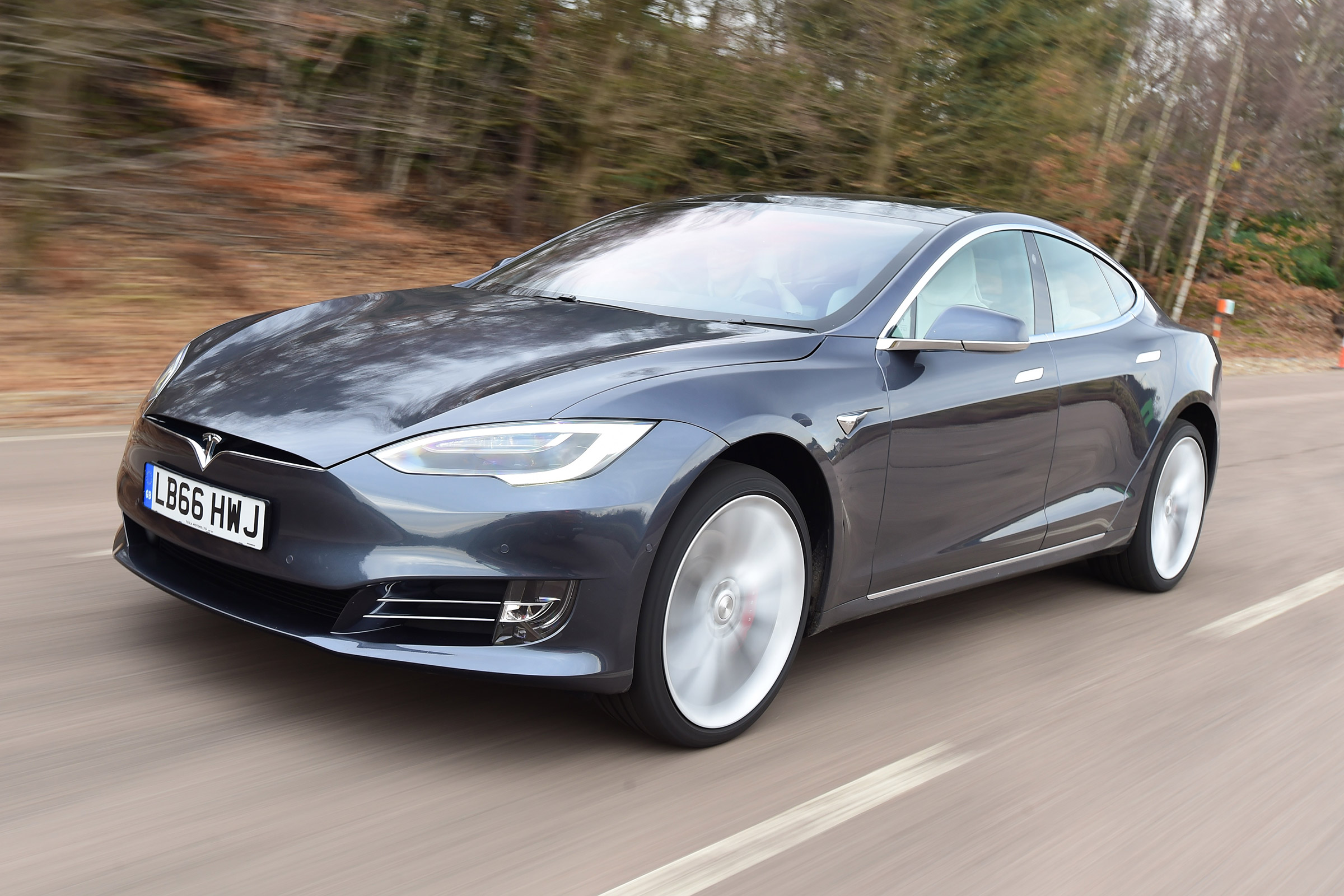 Tesla Model S - front
