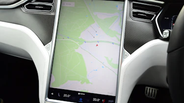 Tesla Model S - sat-nav