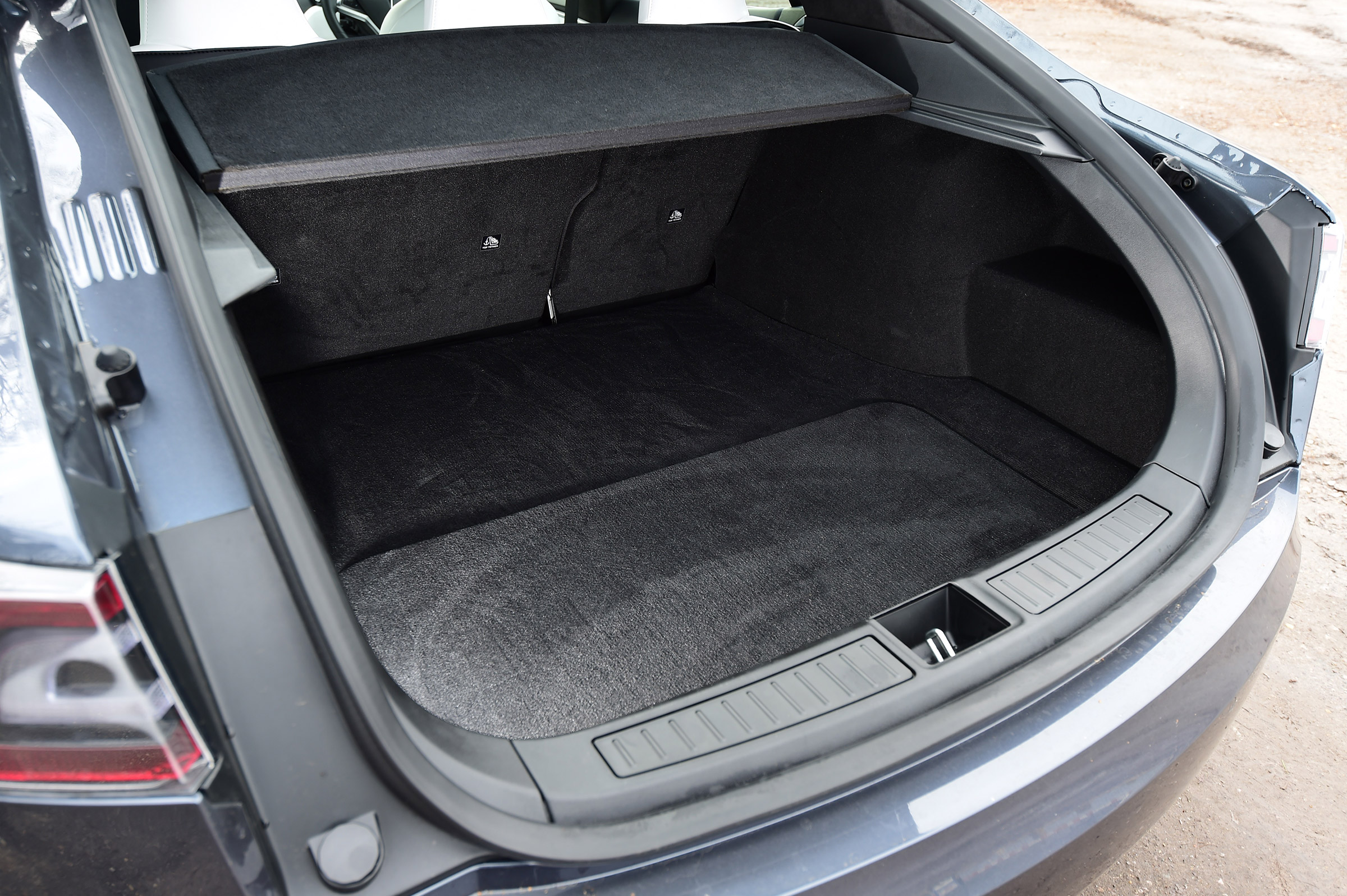 Tesla Model S - boot