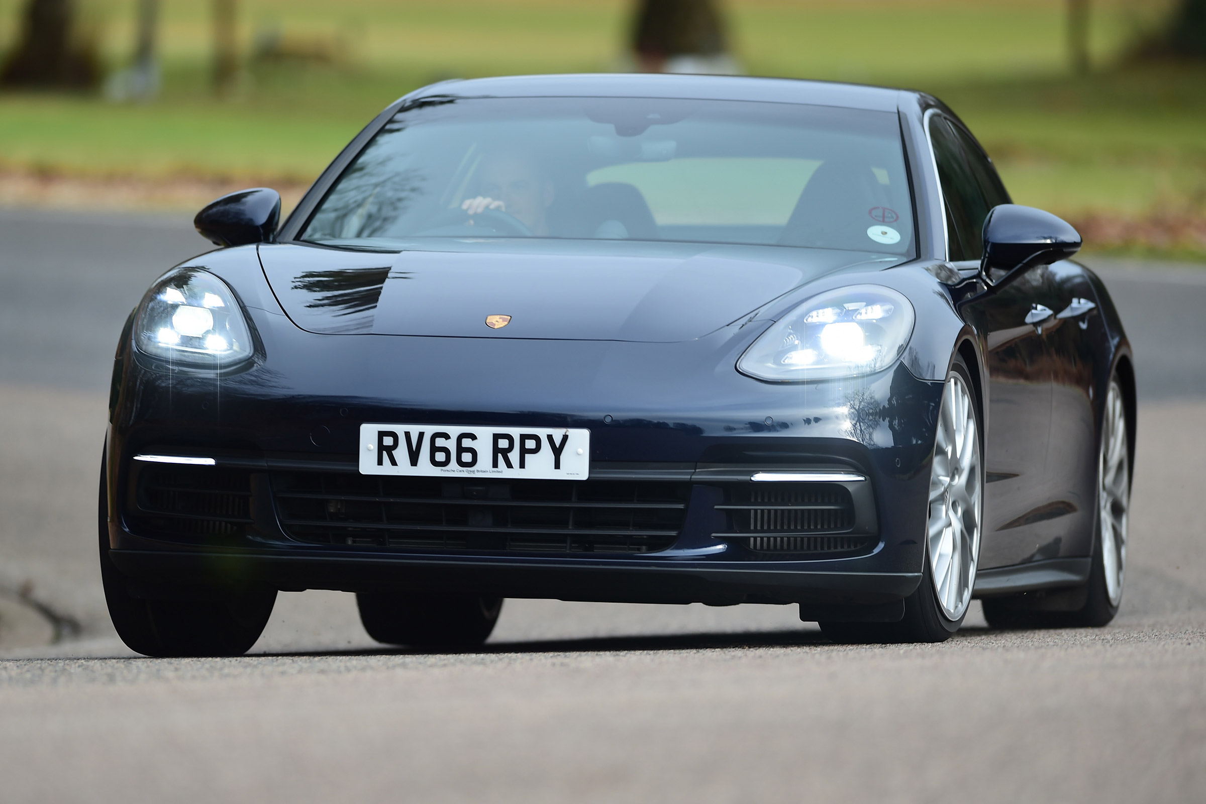Porsche Panamera - front action