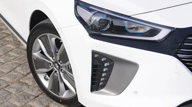 Hyundai Ioniq Plug-in hybrid - front detail