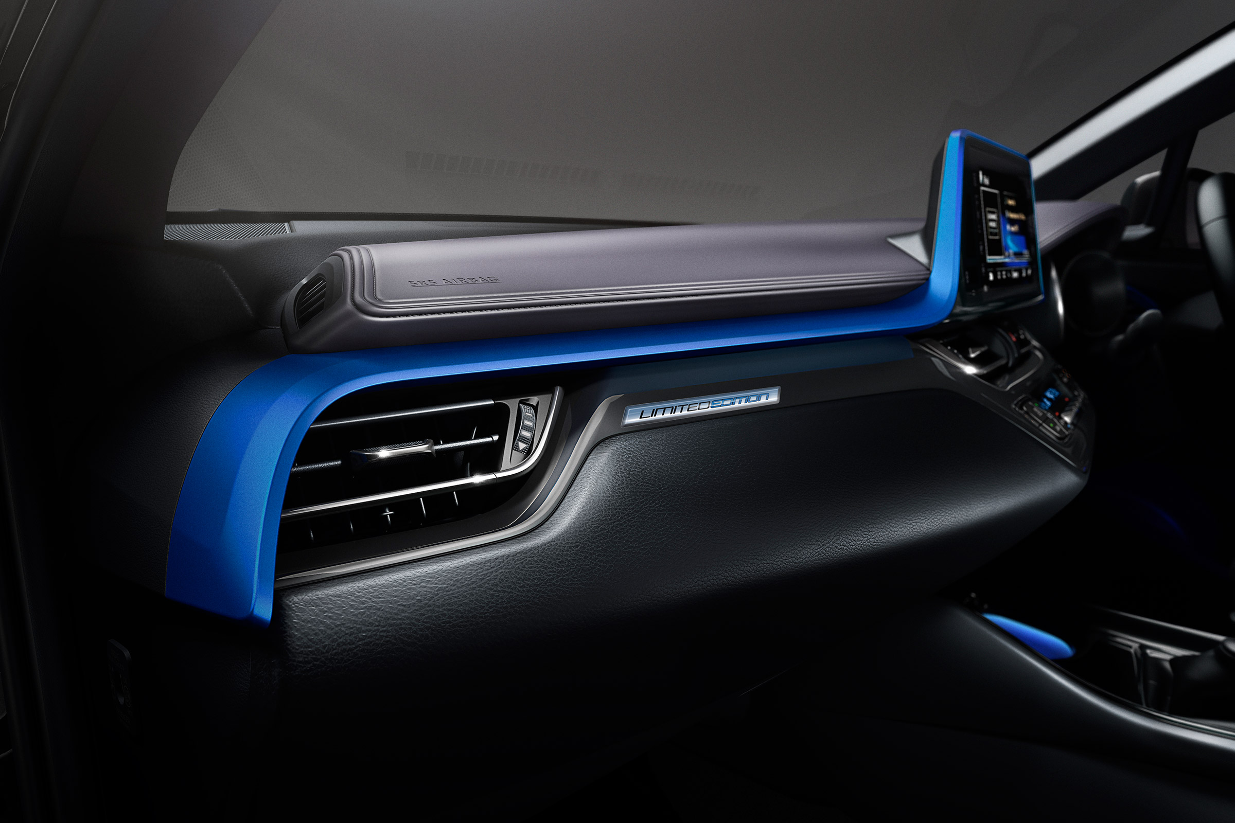 Toyota C-HR Limited Edition - interior